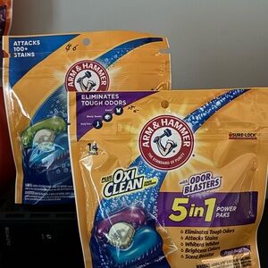Yellow and Blue 5-in-1 Detergent Packs